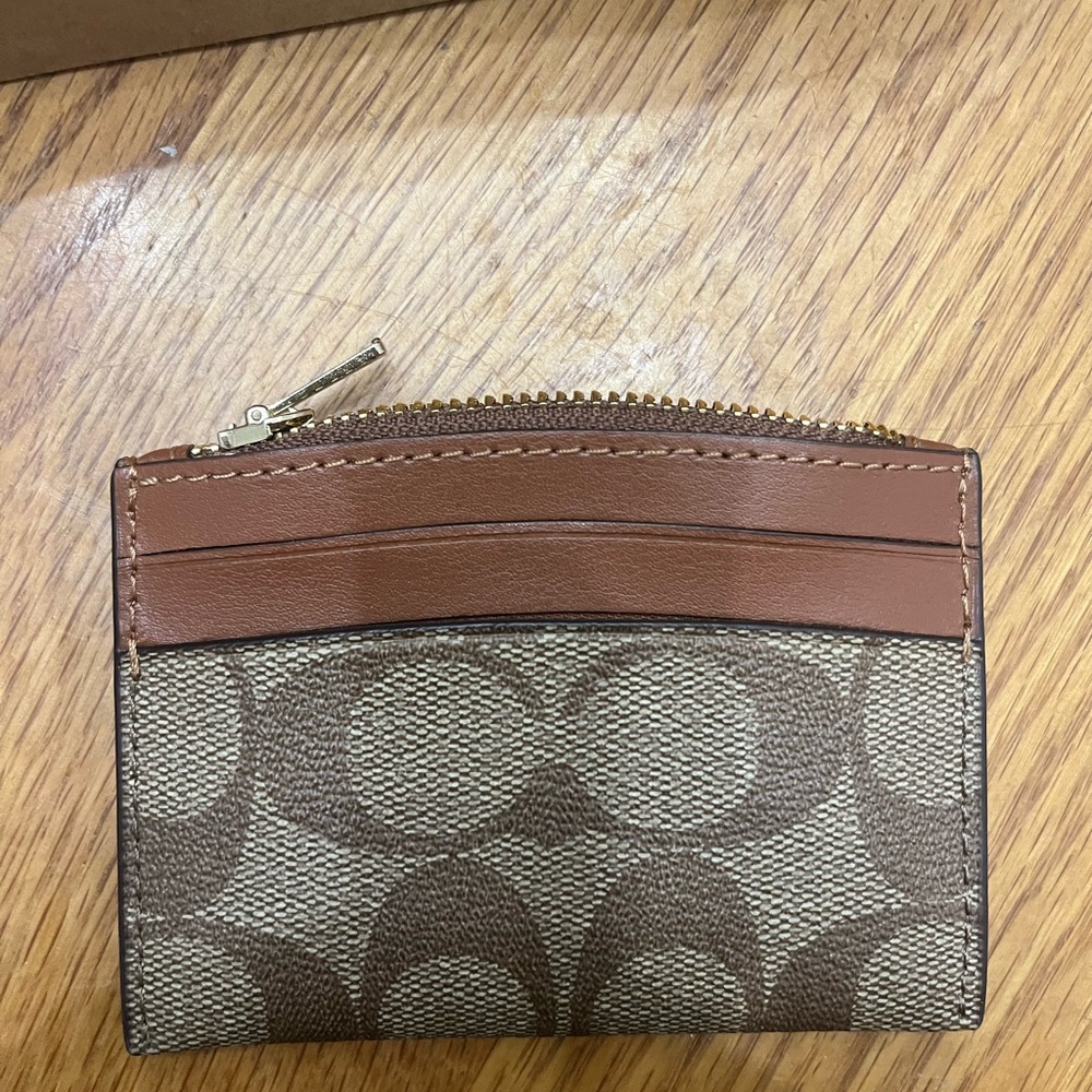 Coach Brown Card Holder NWT - Picture 3 of 5